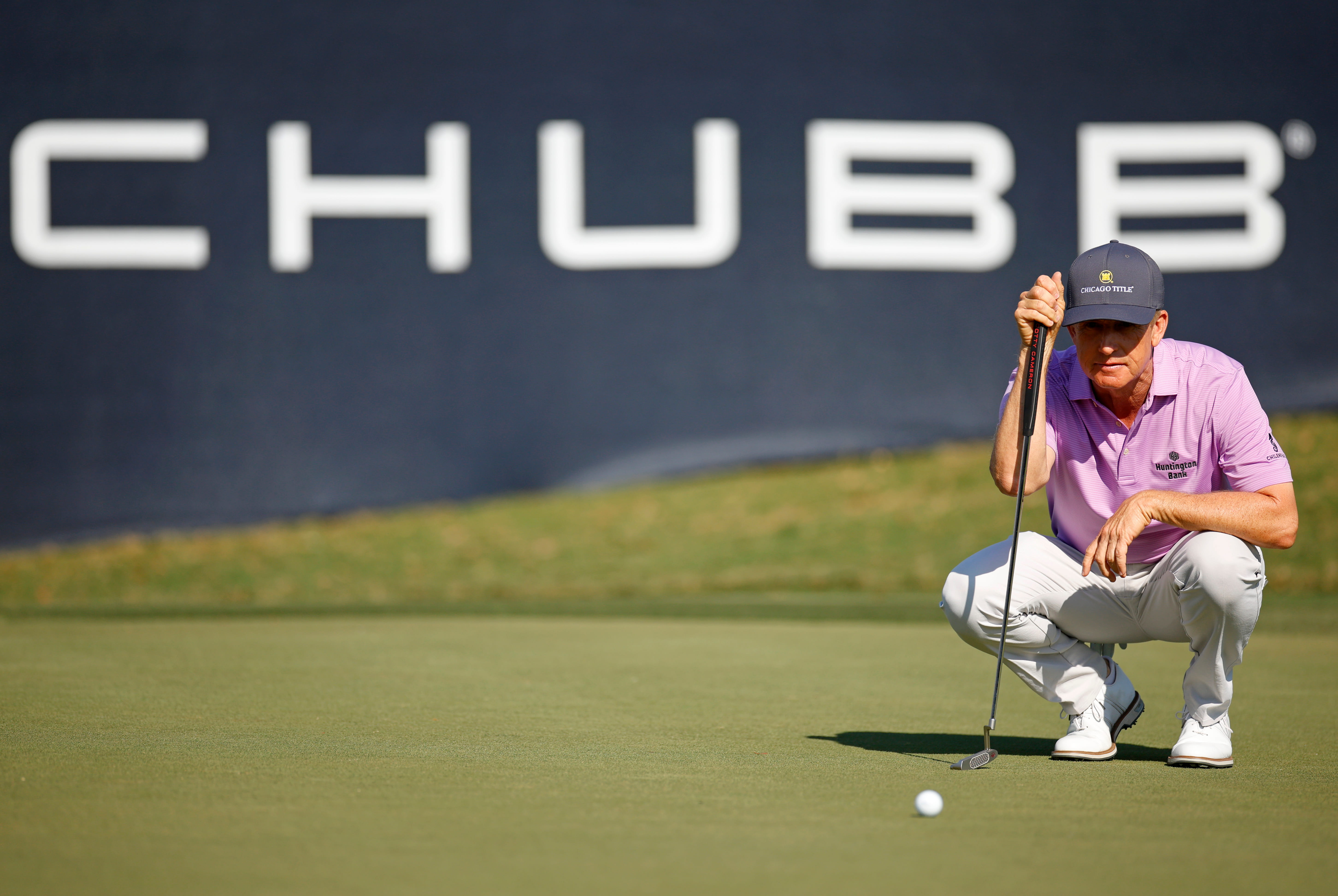  David Toms' Fires 9-Under 63 in Second Round of Chubb Classic to Open 3-Stroke Lead 