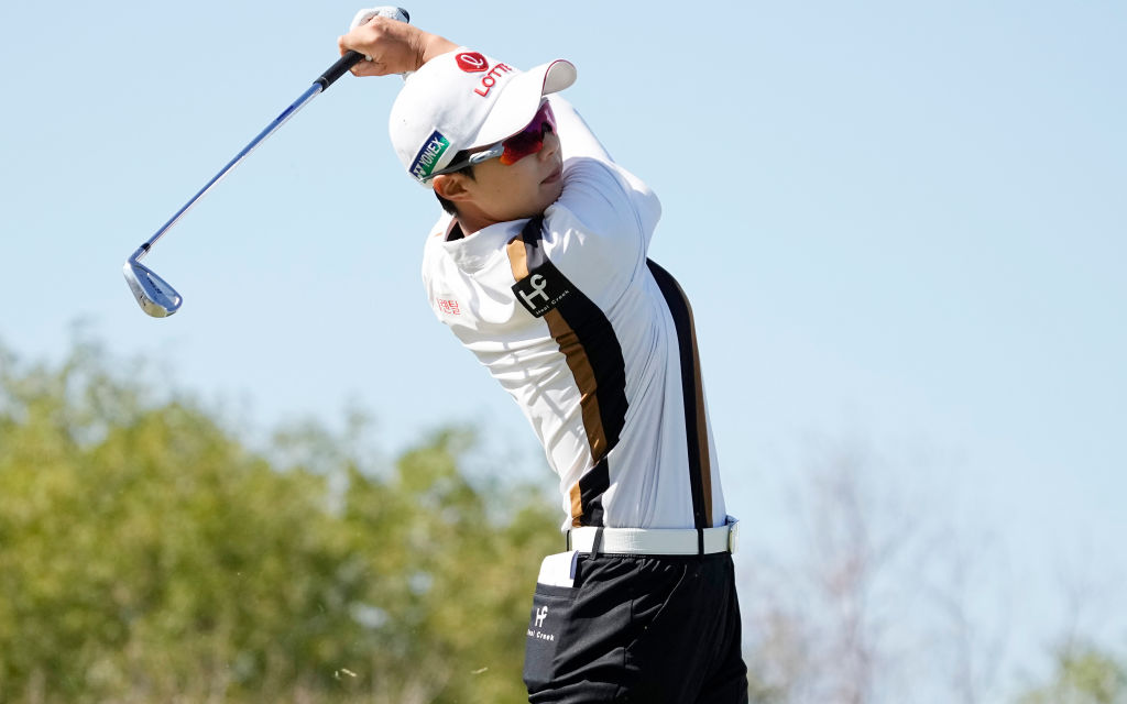  Hyo Joo Kim Extends Lead During Windy Day in Dallas 
